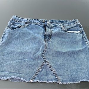 Mossimo denim skirt Juniors 16/33 great shape